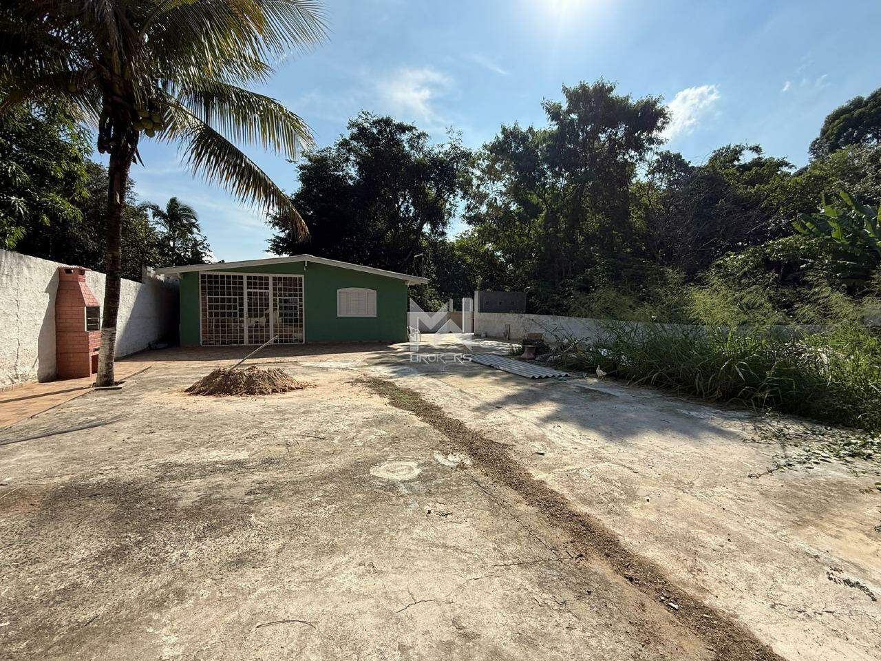 Chácara à venda no Chácaras São Bento: quintal