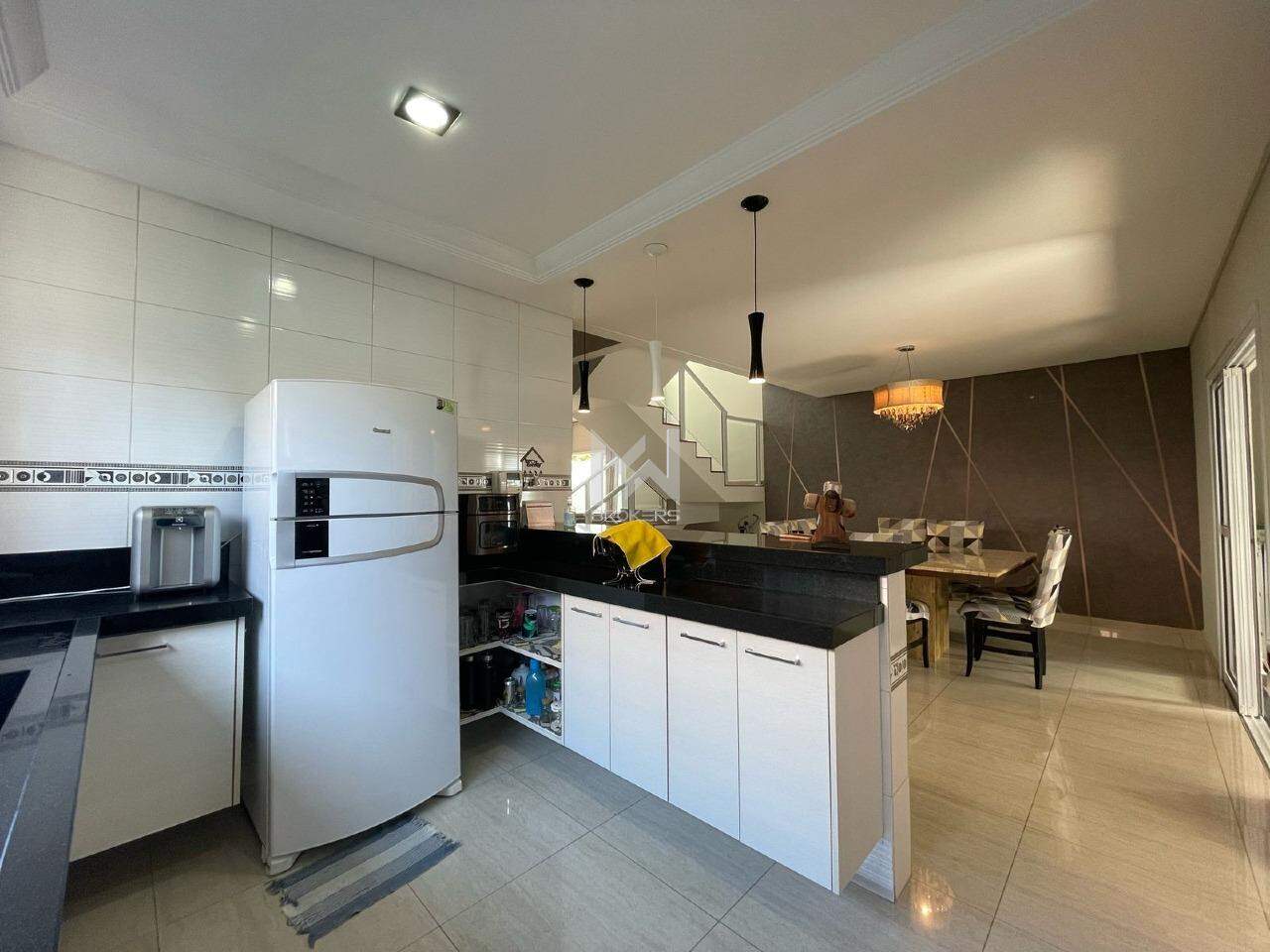 Casa em Condomínio para aluguel no Jardim Bandeirantes: cozinha