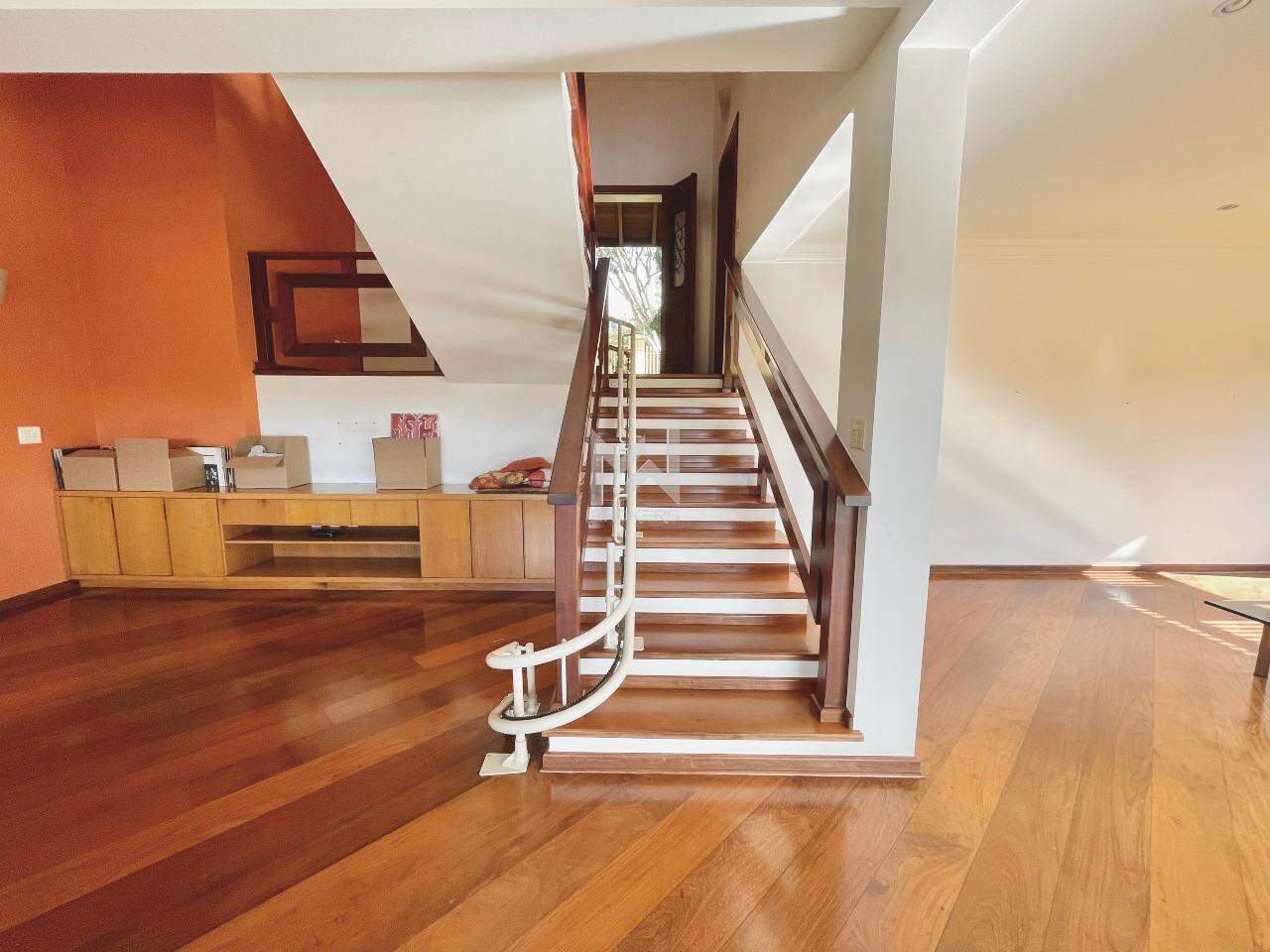 Casa em Condomínio à venda no Condomínio Chácaras do Lago: pavimento inferior