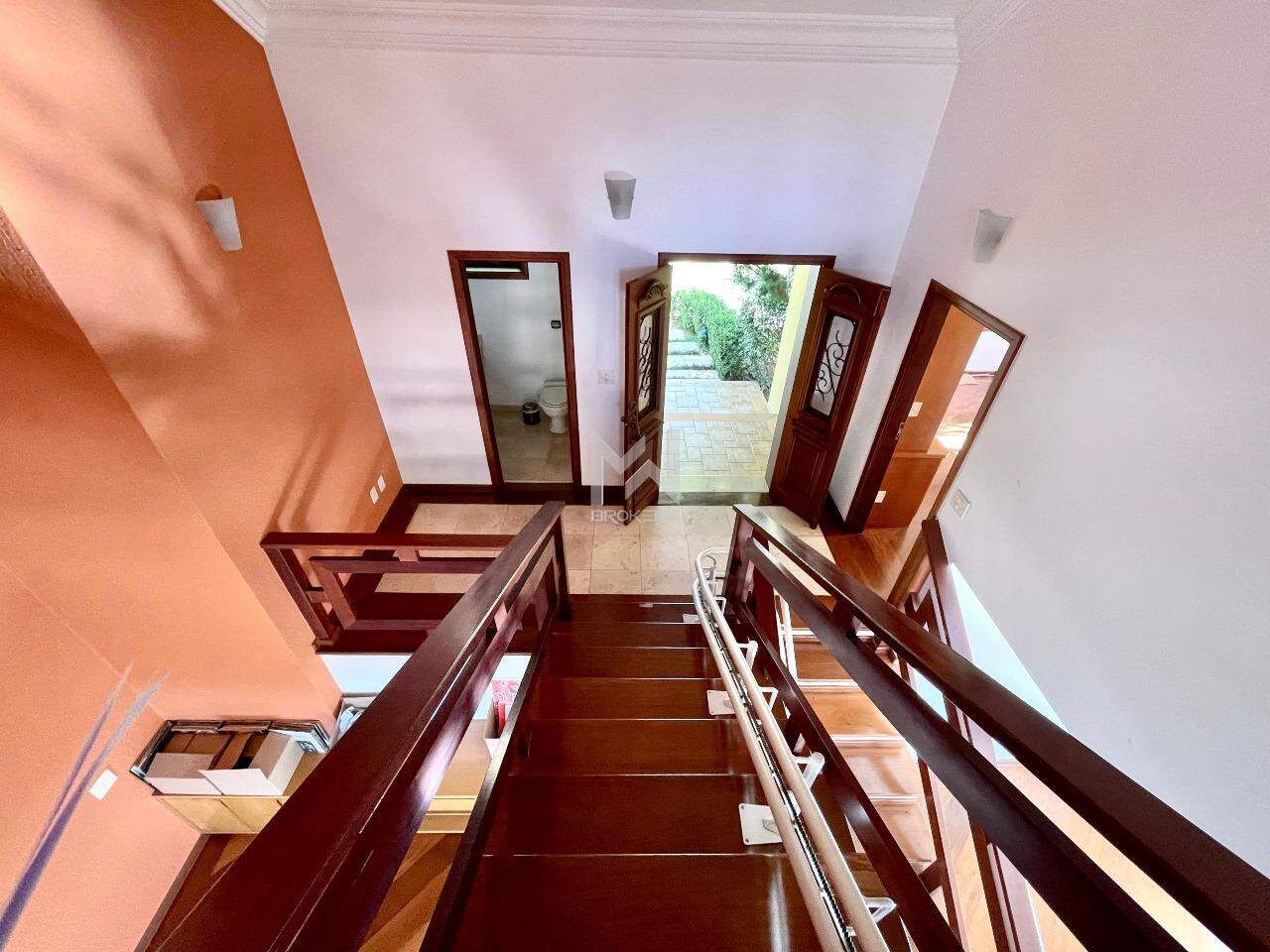 Casa em Condomínio à venda no Condomínio Chácaras do Lago: hall de acesso