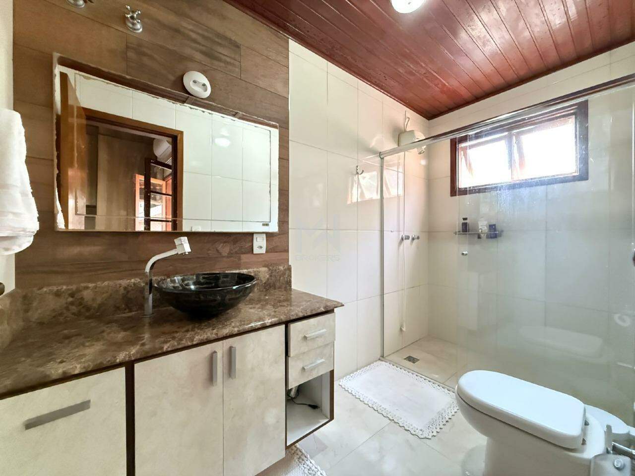 Casa em Condomínio à venda no Condomínio Vista Alegre: banheiro