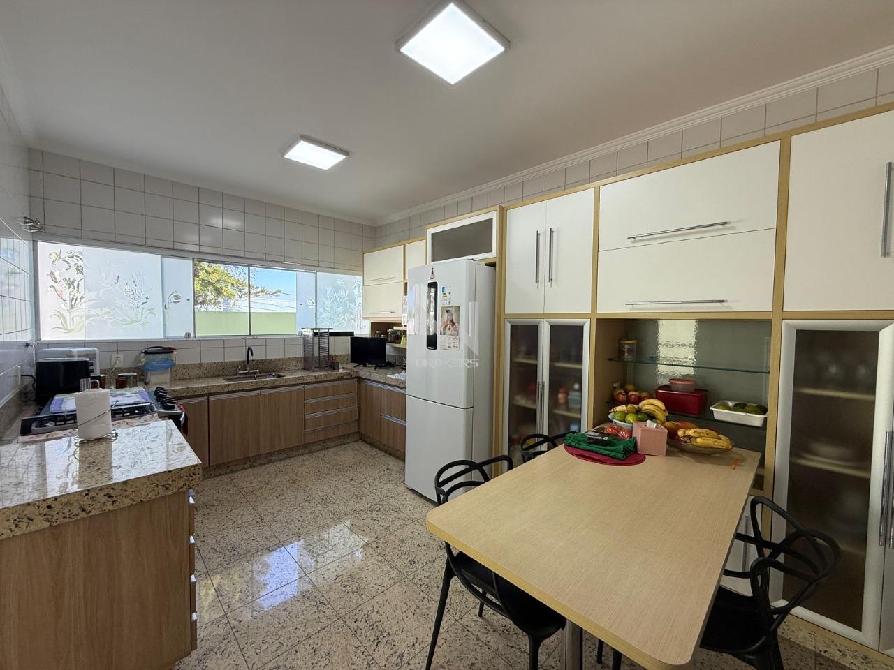 Casa em Condomínio à venda no Condomínio Marambaia: cozinha