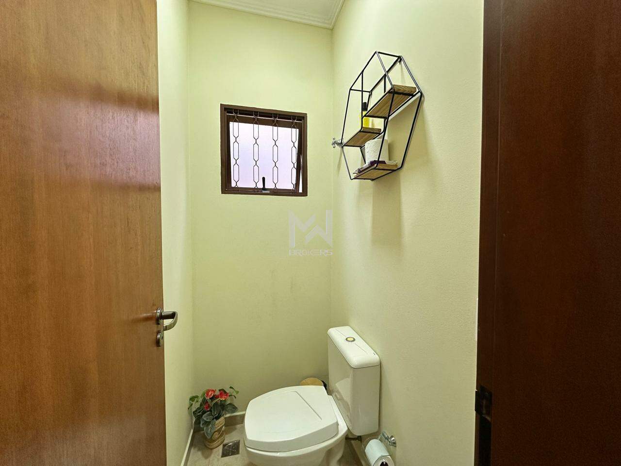 Casa à venda no Jardim das Palmeiras: lavabo