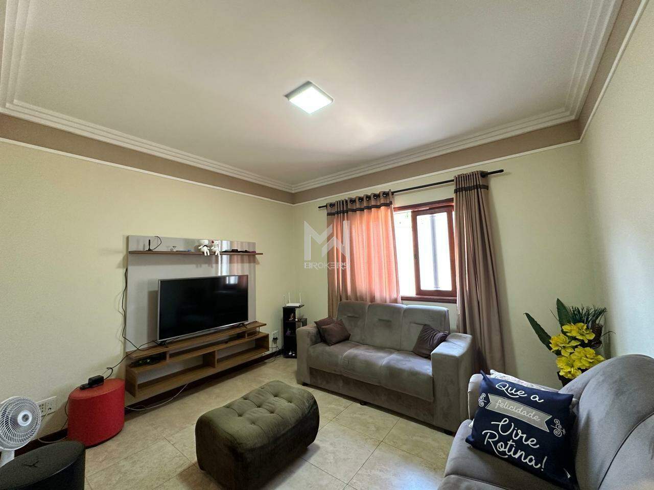 Casa à venda no Jardim das Palmeiras: salas