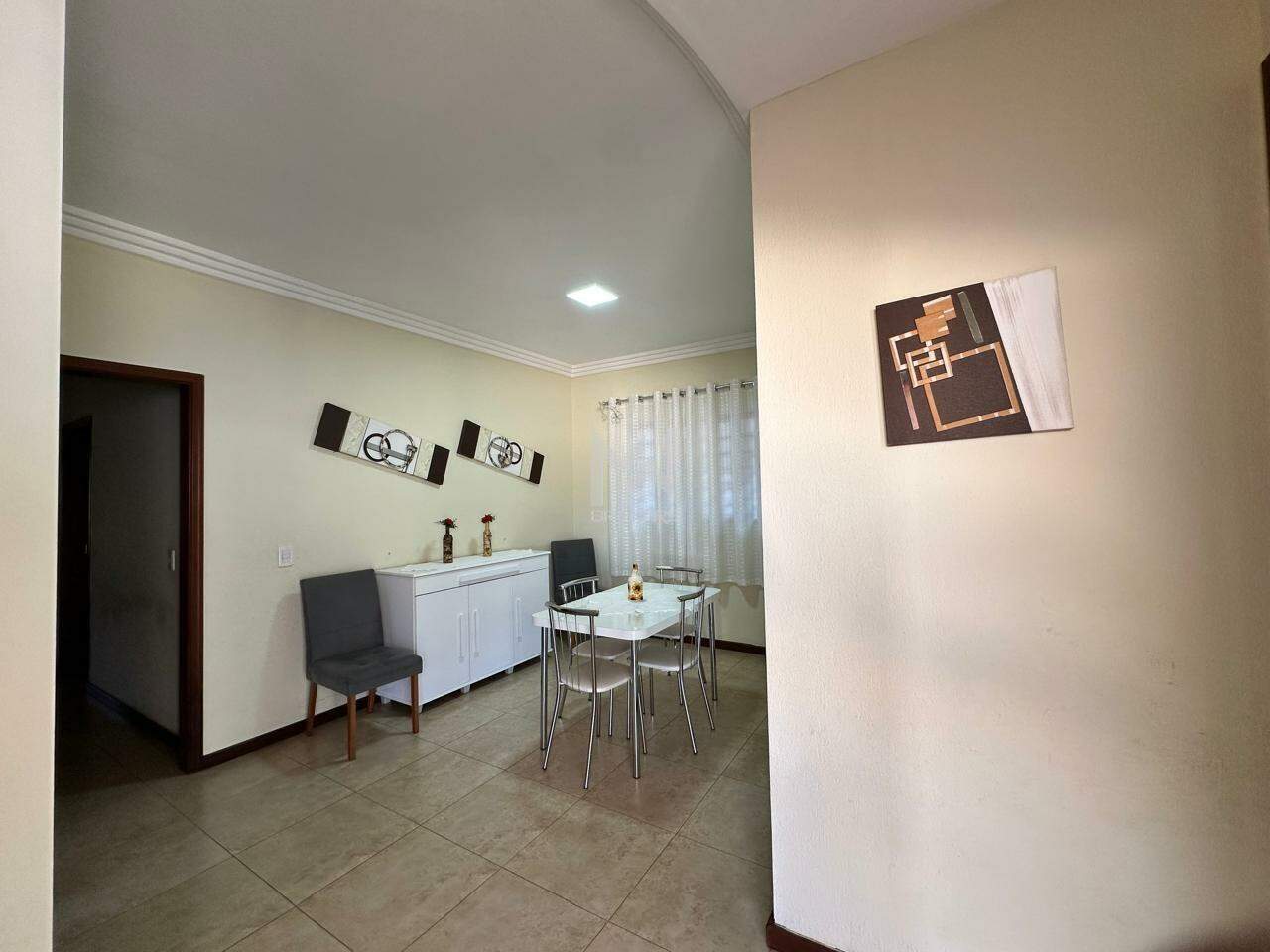 Casa à venda no Jardim das Palmeiras: salas