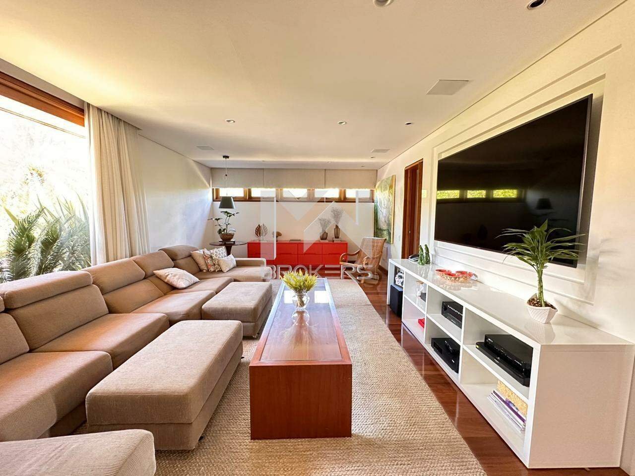 Casa em Condomínio para aluguel no Condomínio Fazenda da Grama: sala de TV