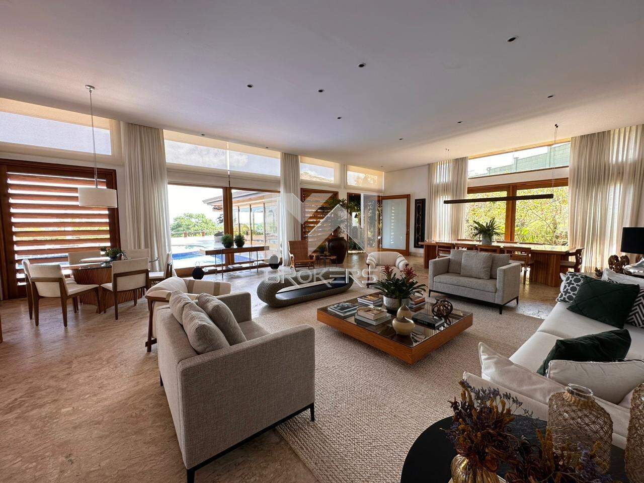 Casa em Condomínio para aluguel no Condomínio Fazenda da Grama: sala de estar