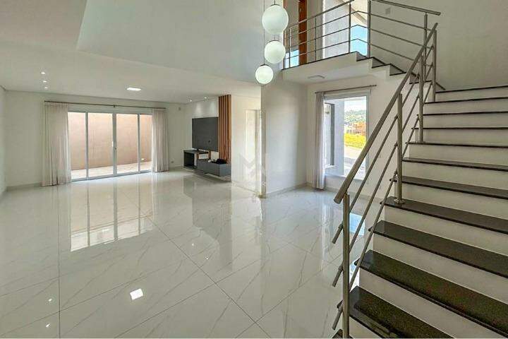 Casa em Condomínio à venda no Recanto das Palmas: salas