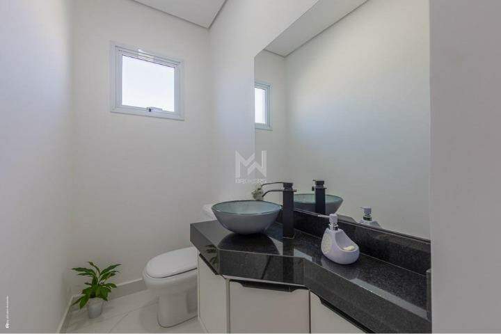 Casa em Condomínio à venda no Recanto das Palmas: lavabo