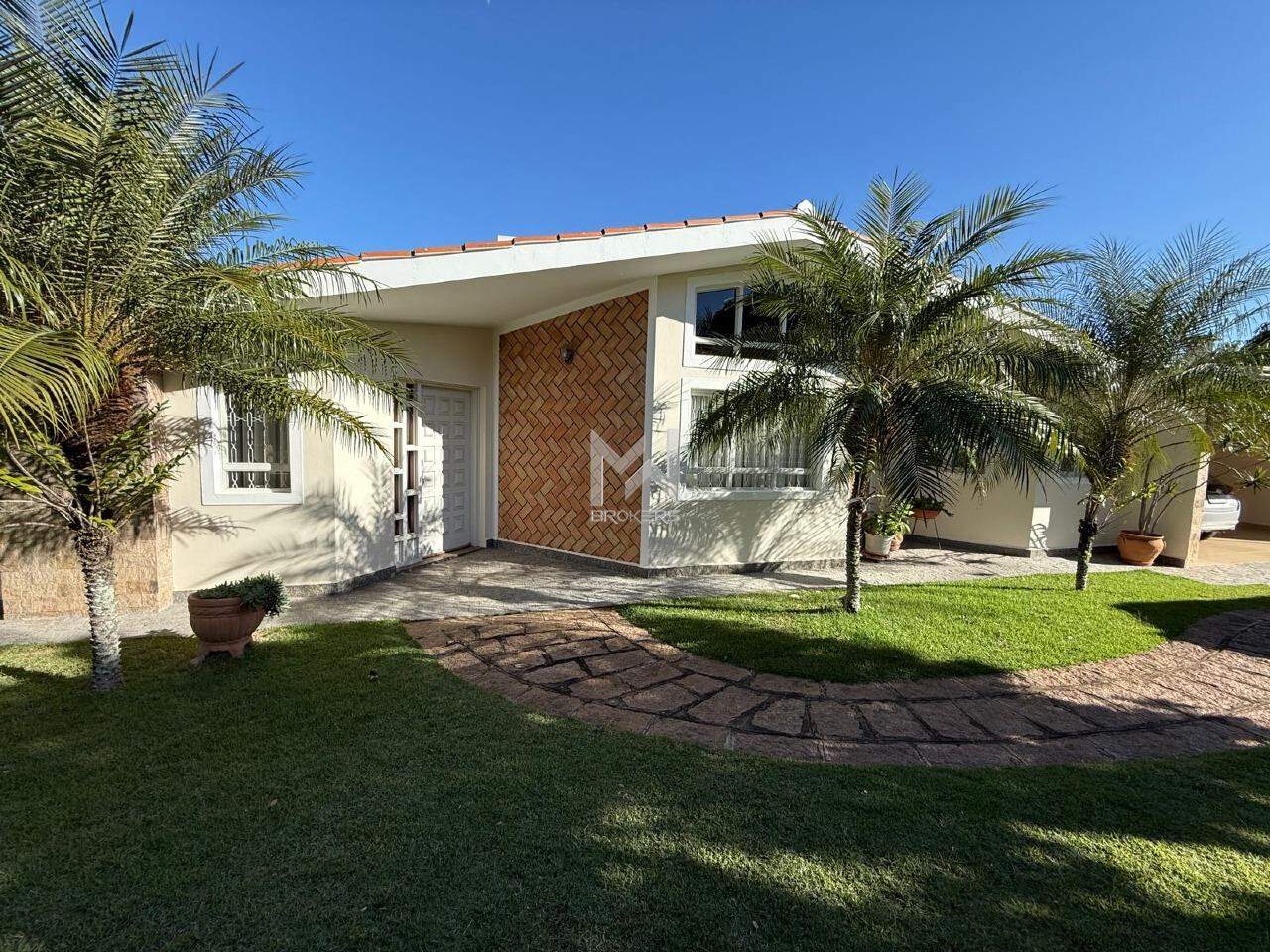 Casa em Condomínio à venda no Condomínio Marambaia: fachada