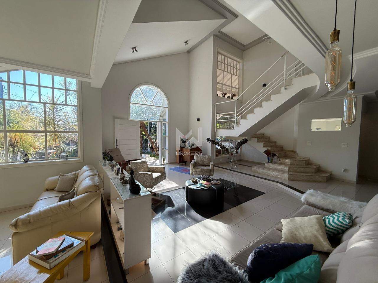 Casa em Condomínio à venda no Reserva Colonial: salas