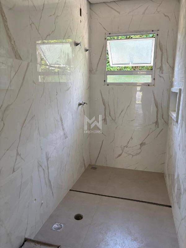 Casa em Condomínio à venda no Pinheirinho: banheiro