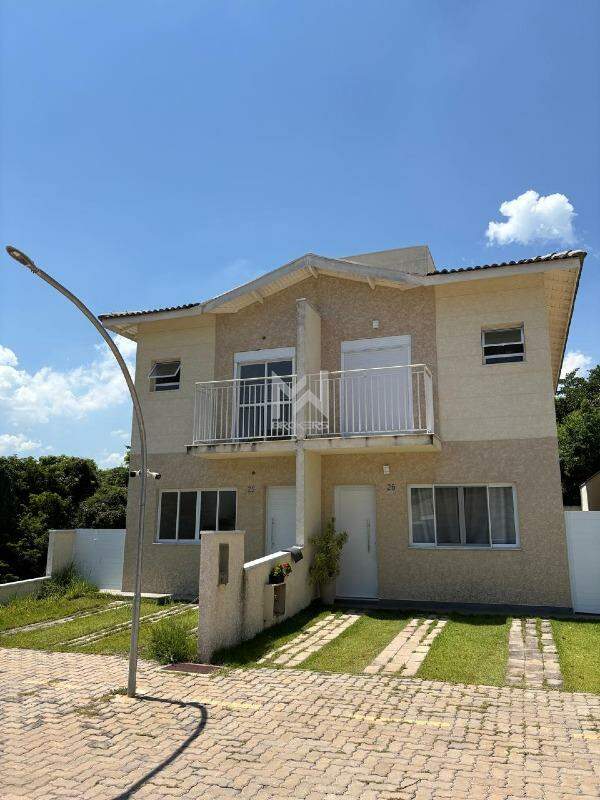 Casa em Condomínio à venda no Pinheirinho: fachada