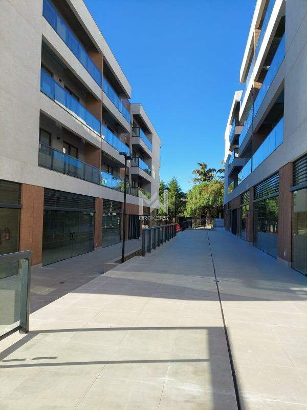 Sala para aluguel no Pinheirinho: fachada