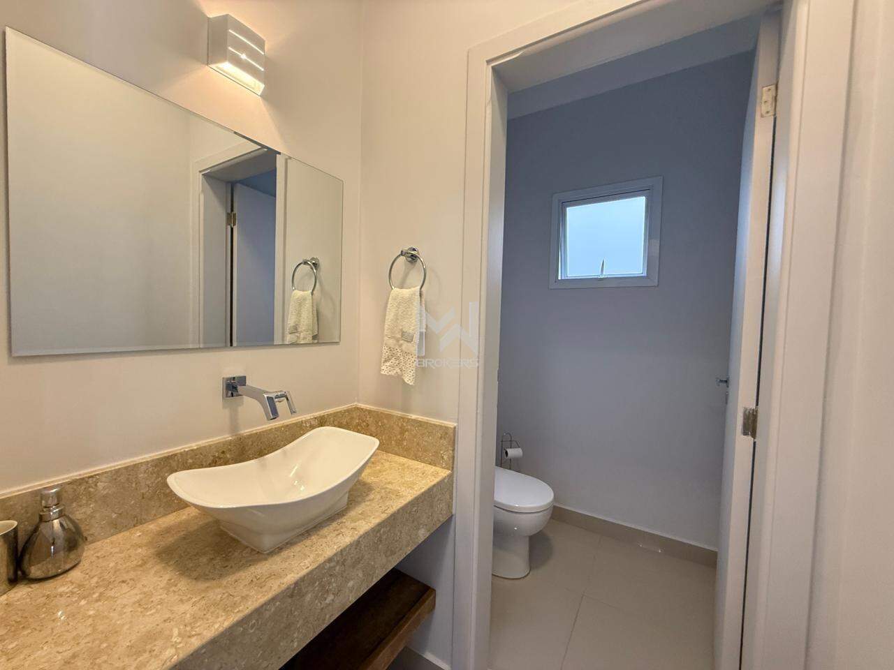 Casa em Condomínio à venda no Bosque: lavabo