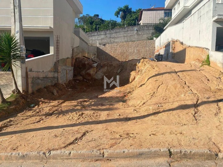 Terreno à venda no Bosque: terreno