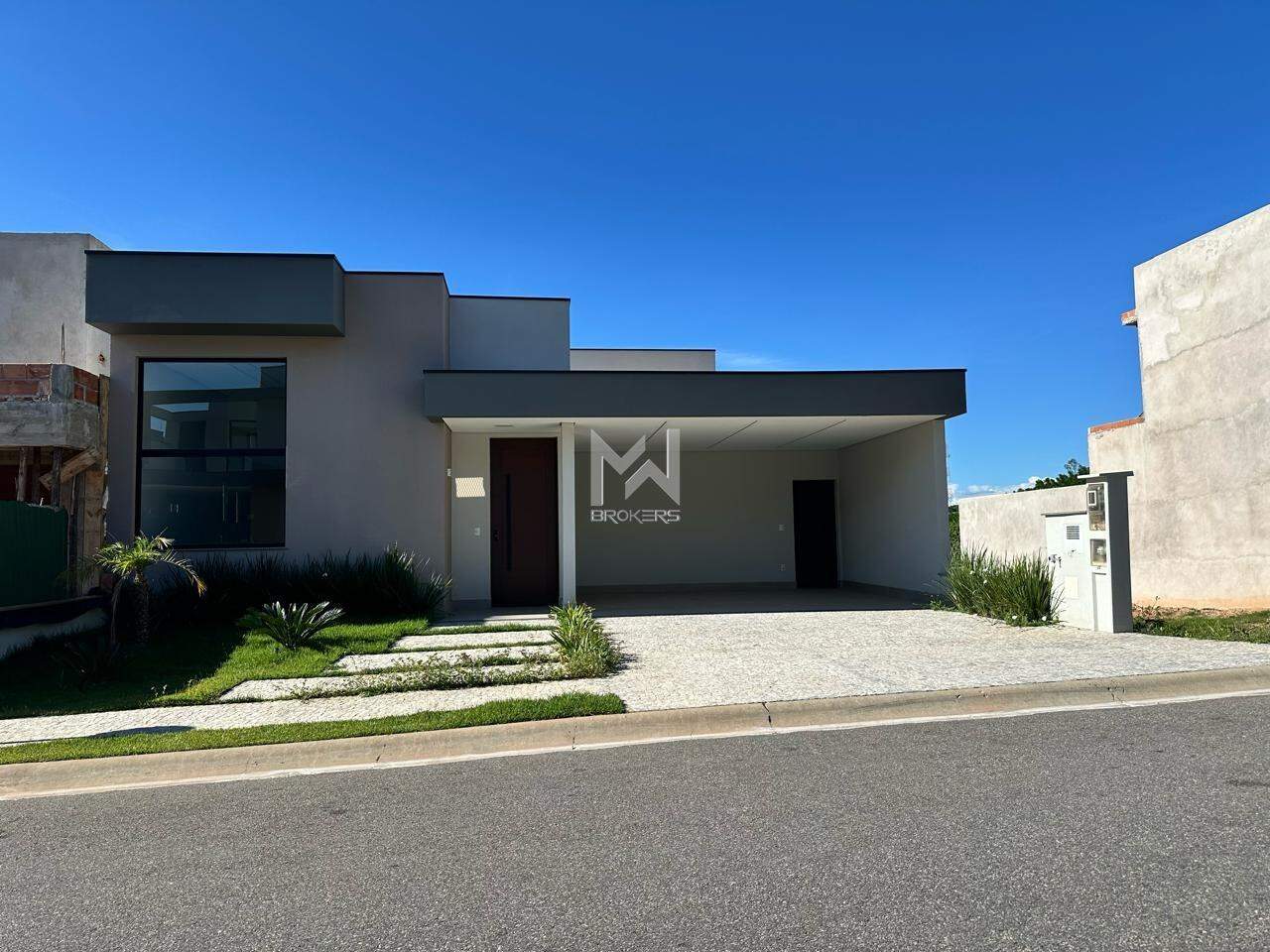 Casa em Condomínio à venda no Residencial Mont Alcino: Frente