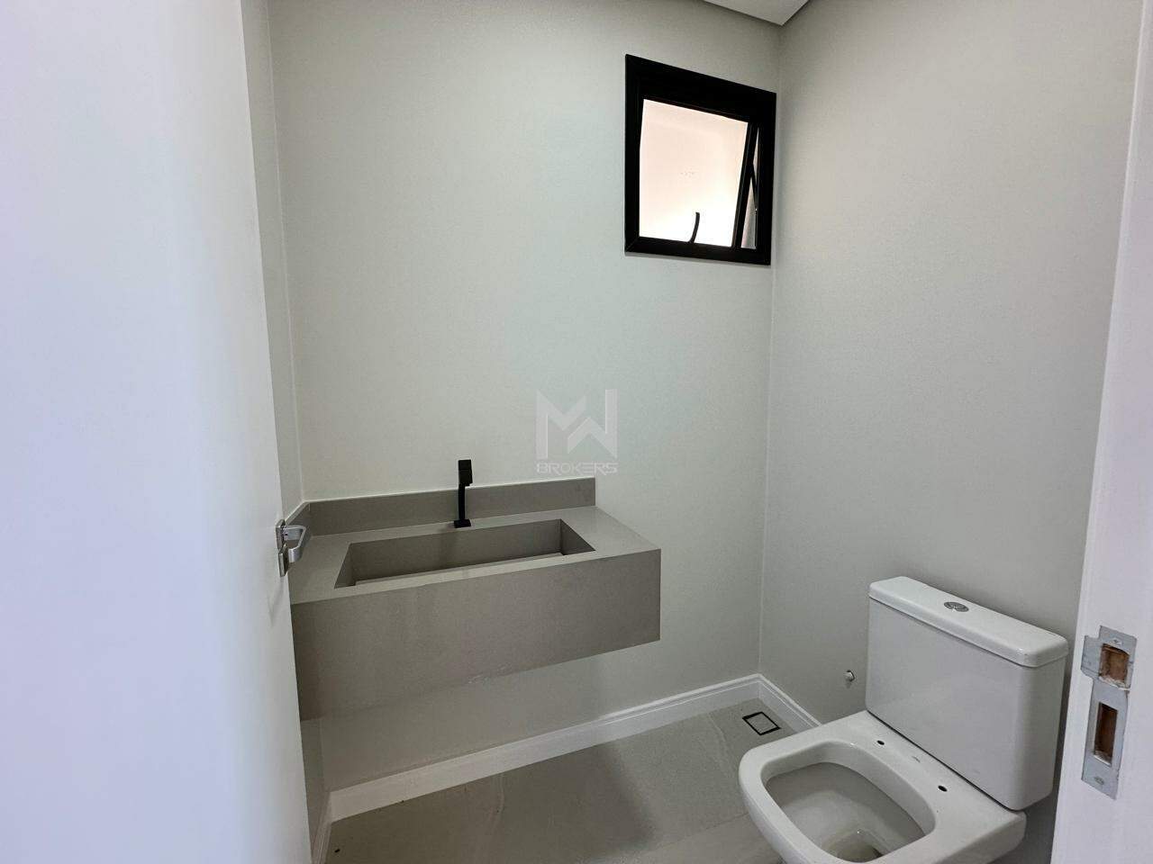 Casa em Condomínio à venda no Residencial Mont Alcino: Lavabo