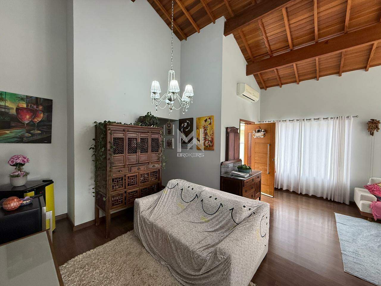 Casa em Condomínio à venda no Condomínio Terras de Vinhedo: salas