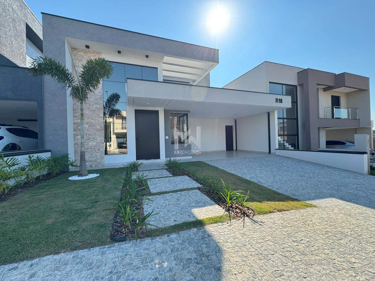 Casa em Condomínio à venda no Residencial Mont Alcino: fachada 