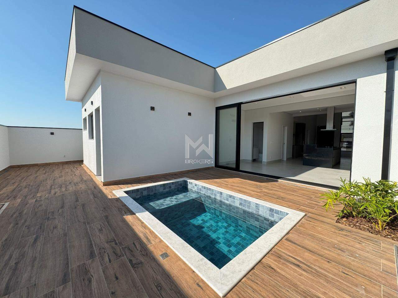 Casa em Condomínio à venda no Residencial Mont Alcino: piscina 