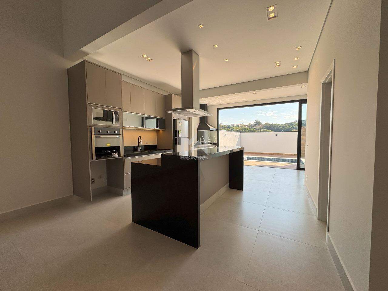 Casa em Condomínio à venda no Residencial Mont Alcino: cozinha ilha