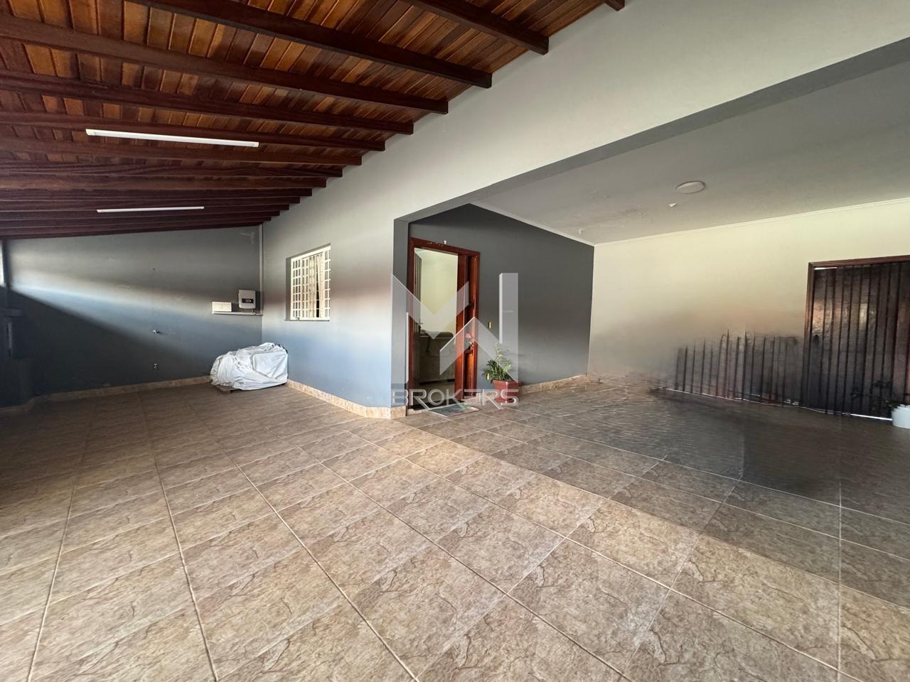 Casa à venda no João XXIII: garagem