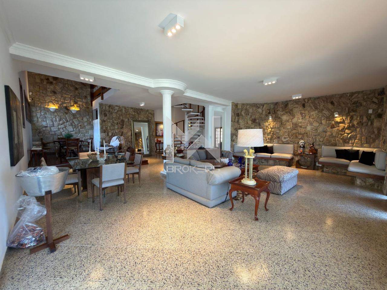 Casa em Condomínio à venda no Condomínio Chácaras do Lago: salas