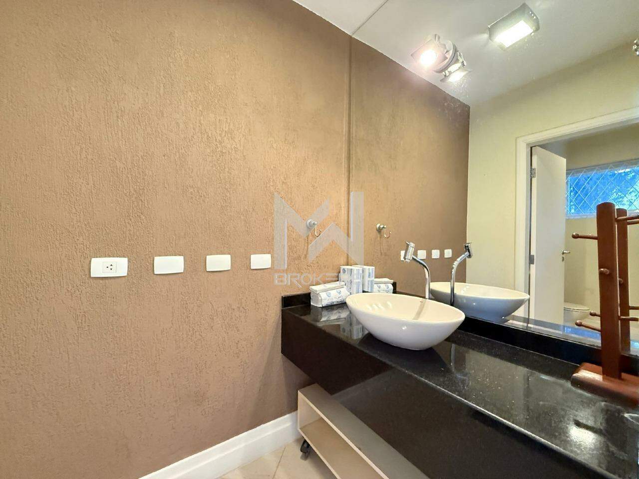 Casa em Condomínio à venda no Caixa D´água: lavabo