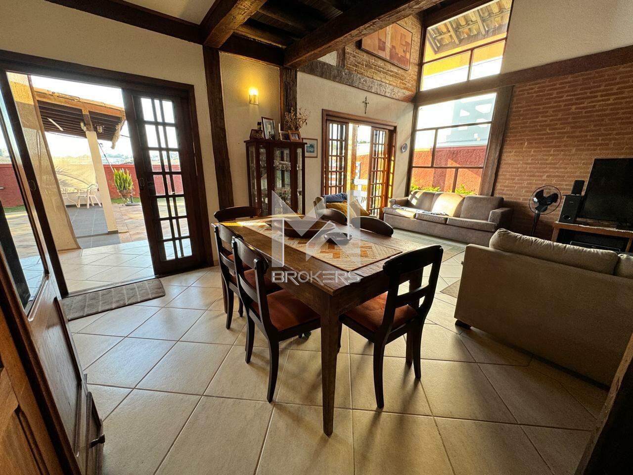 Casa em Condomínio à venda no Condomínio Terras de São Francisco: sala de refeições