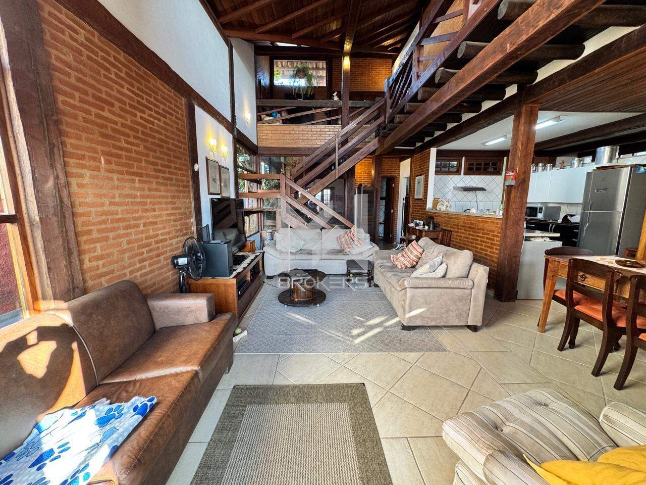 Casa em Condomínio à venda no Condomínio Terras de São Francisco: salas