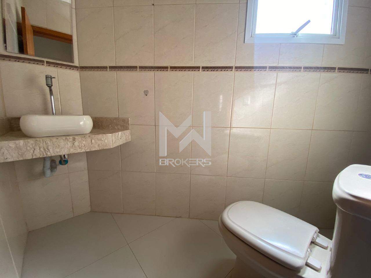 Casa em Condomínio à venda no Condomínio Terras de São Francisco: lavabo