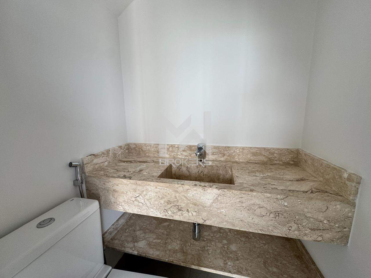 Casa em Condomínio à venda no Condomínio Arboretum: lavabo