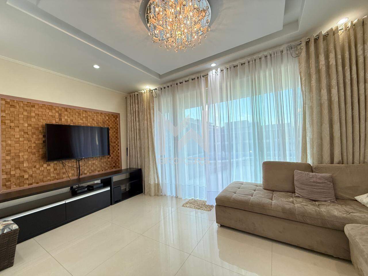 Casa em Condomínio à venda no Condomínio Terras de São Francisco: sala de TV