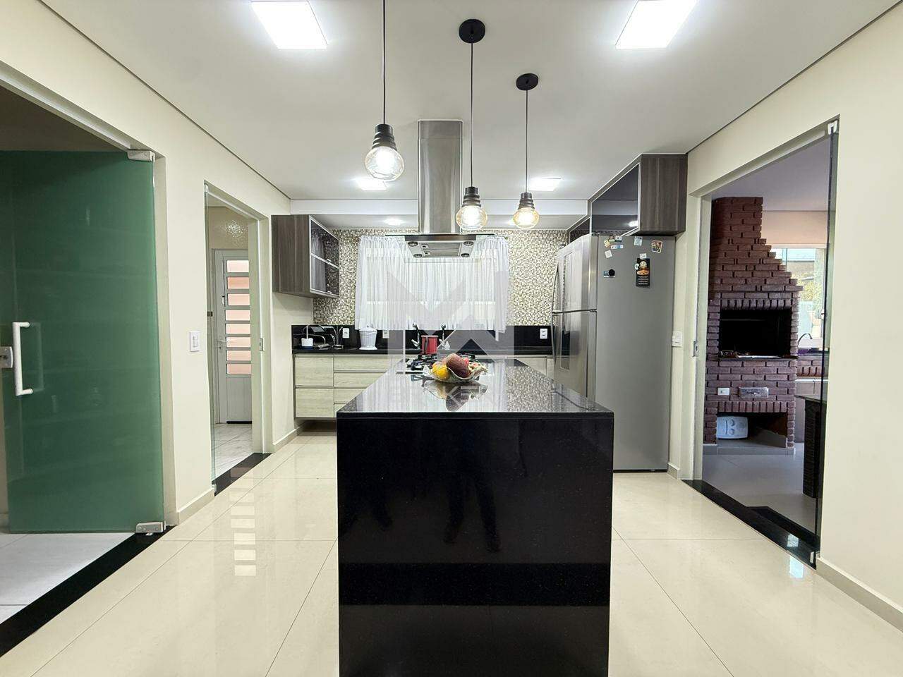 Casa em Condomínio à venda no Condomínio Terras de São Francisco: cozinha