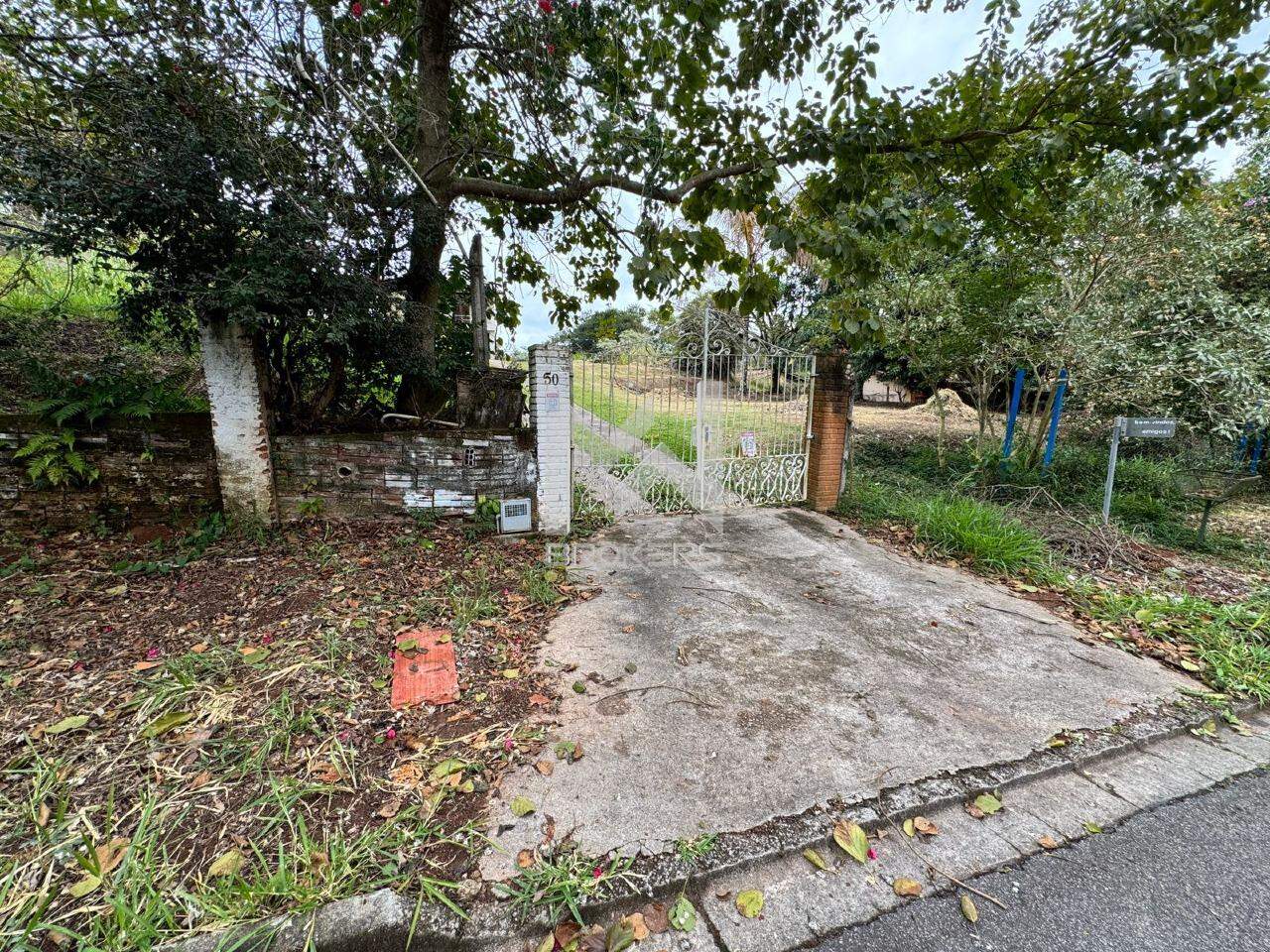 Casa em Condomínio à venda no Condomínio Chácaras do Lago: fachada