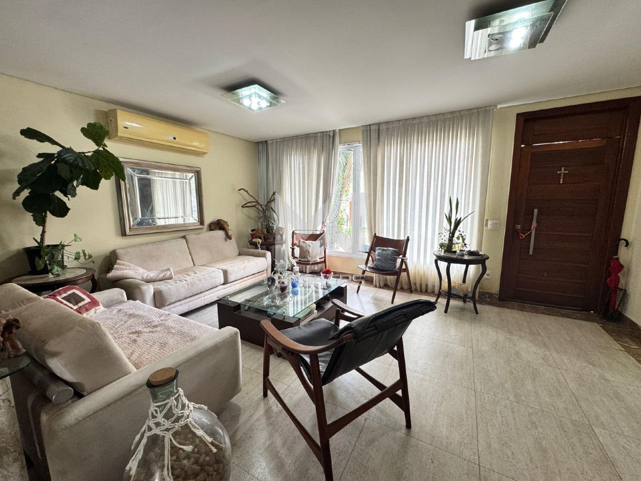 Casa em Condomínio à venda no Observatório: salas