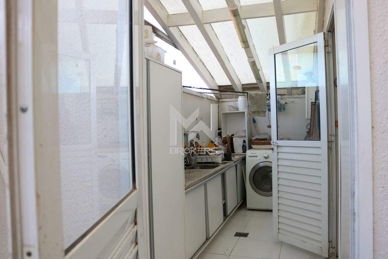 Casa em Condomínio à venda no Observatório: área de serviços