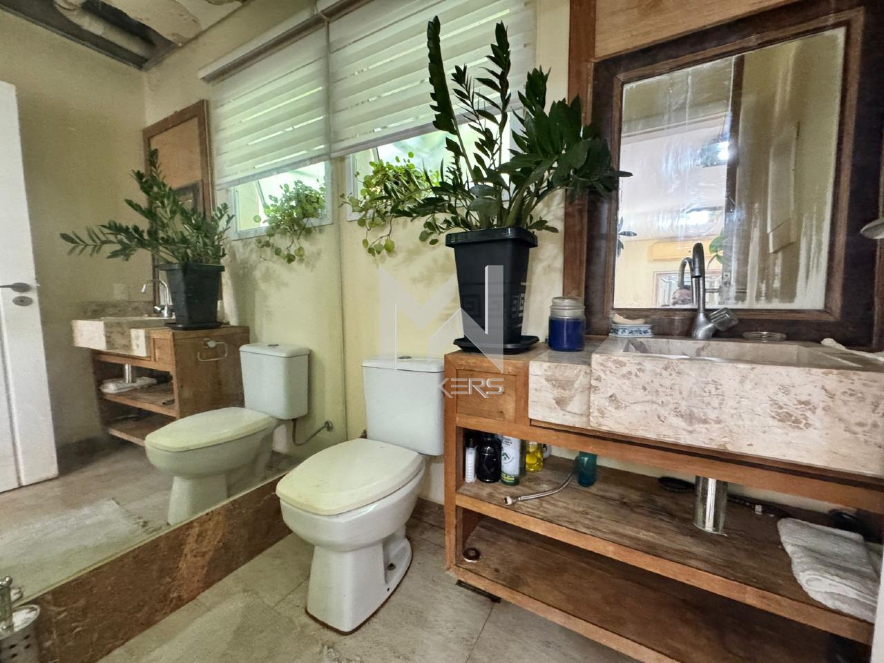 Casa em Condomínio à venda no Observatório: lavabo