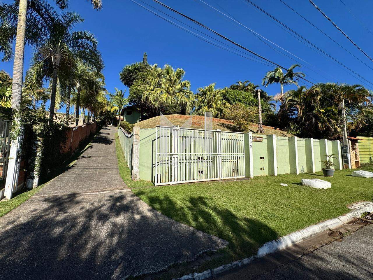 Casa em Condomínio à venda no Santa Cândida: fachada