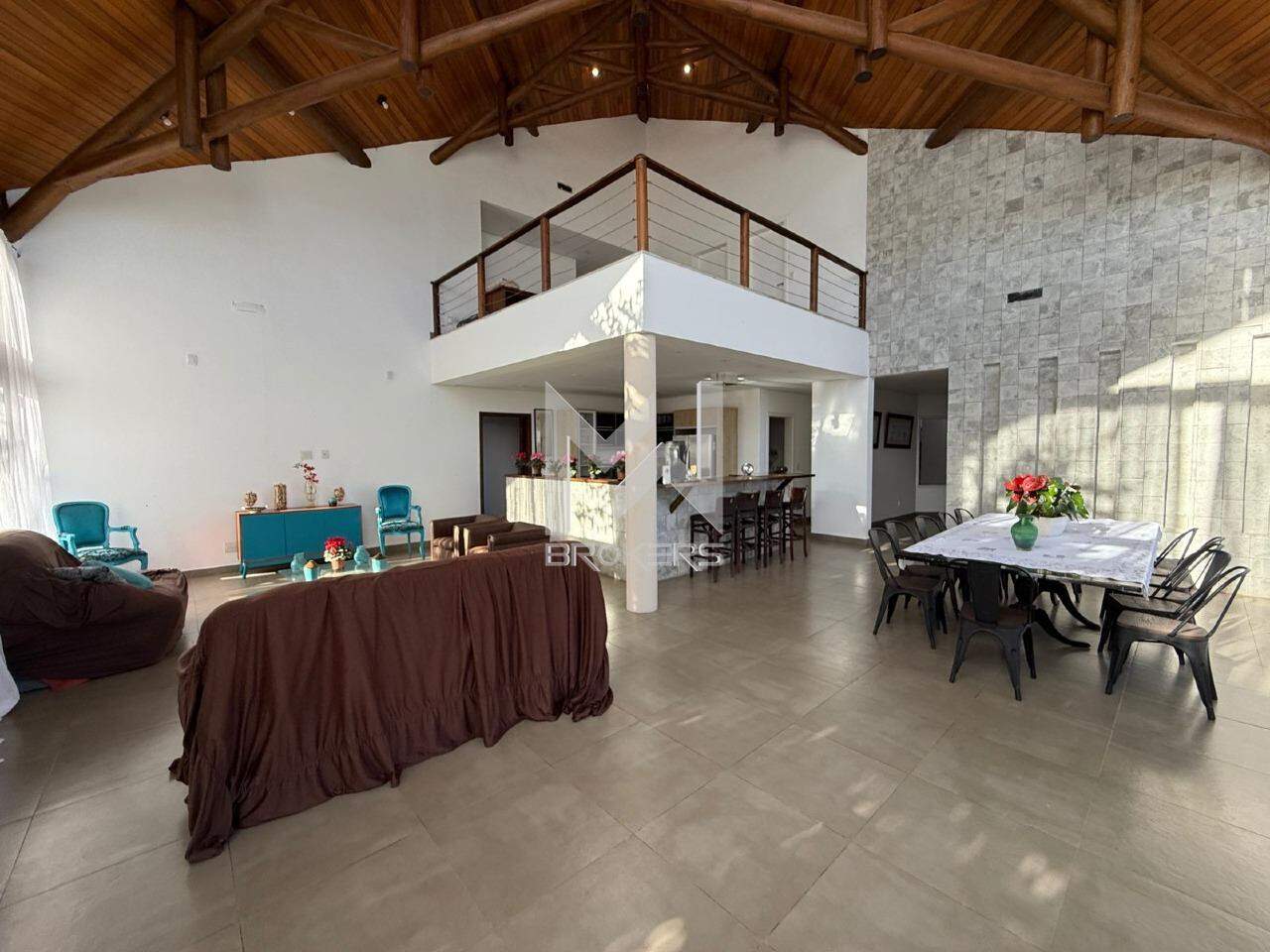 Casa em Condomínio à venda no Condomínio Jardim Primavera: salas