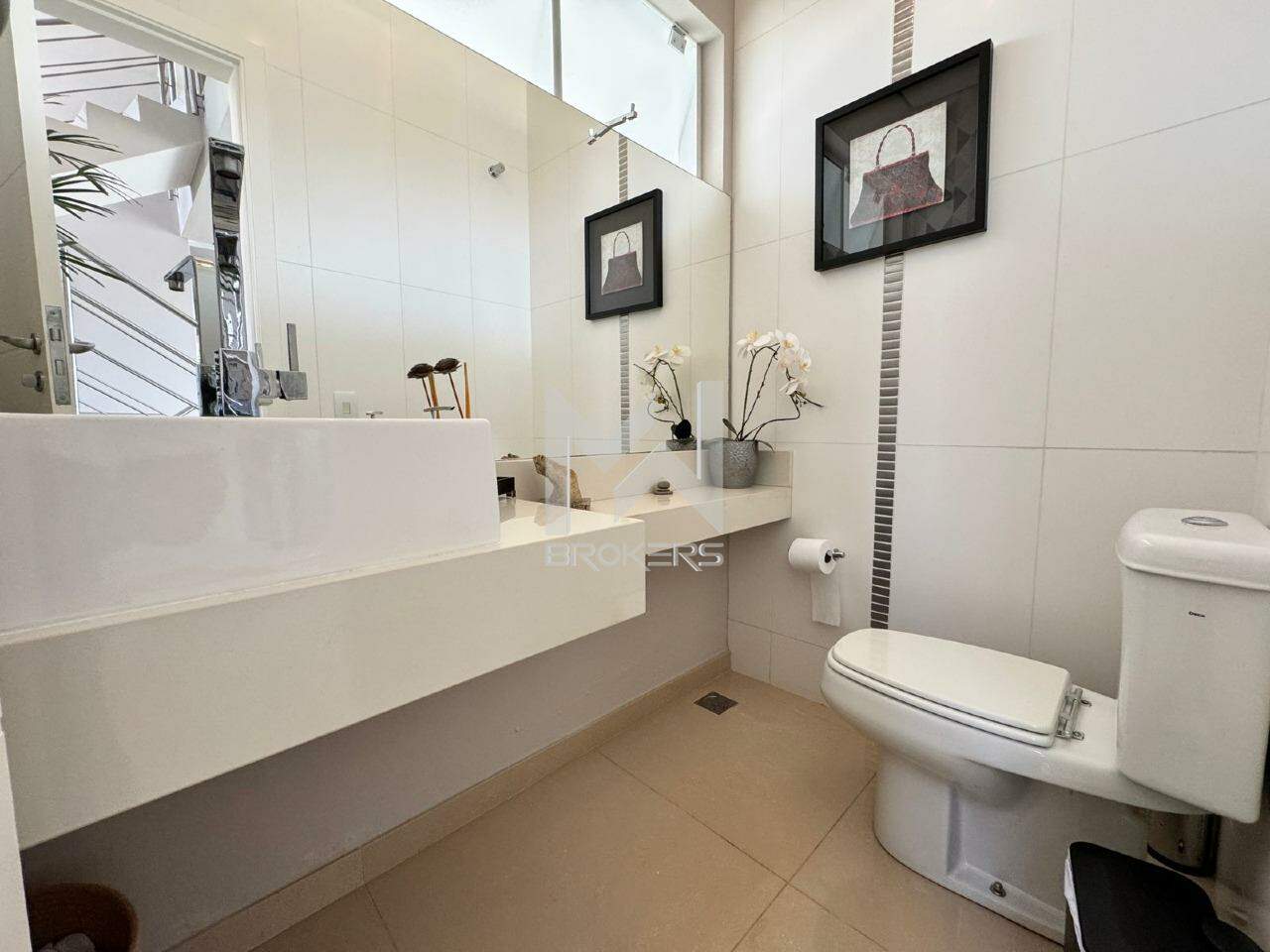 Casa em Condomínio à venda no Condomínio Terras de São Francisco: banheiro