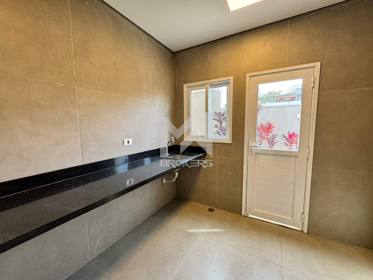 Casa em Condomínio à venda no Condomínio Arboretum: área de serviços