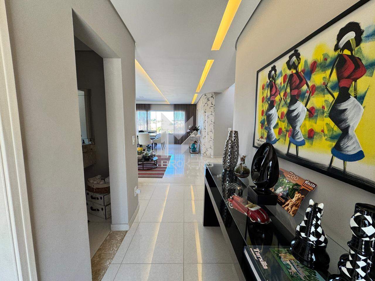 Casa em Condomínio à venda no Condomínio Terras de São Francisco: hall de acesso