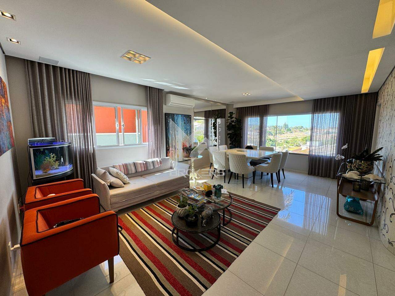 Casa em Condomínio à venda no Condomínio Terras de São Francisco: salas