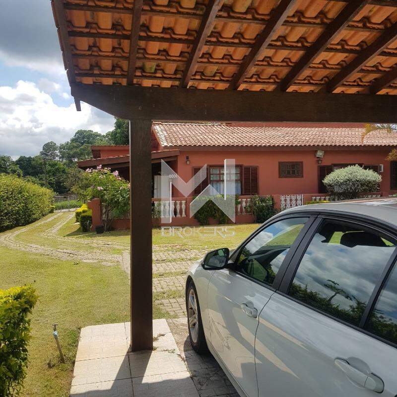 Chácara à venda no Pinheirinho: garagem