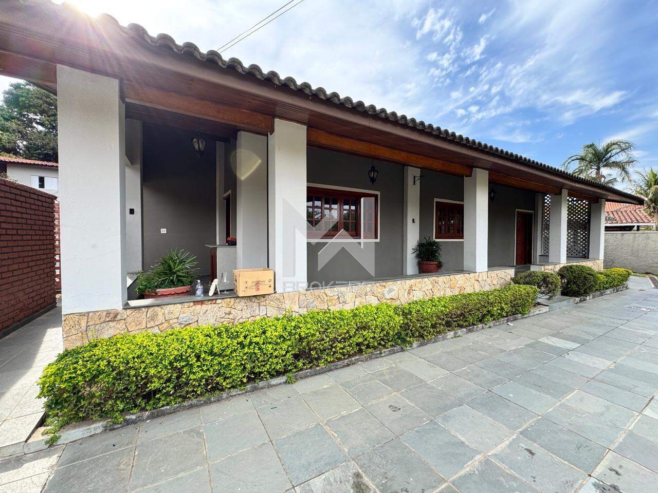 Casa em Condomínio à venda no Condomínio Vista Alegre: fachada