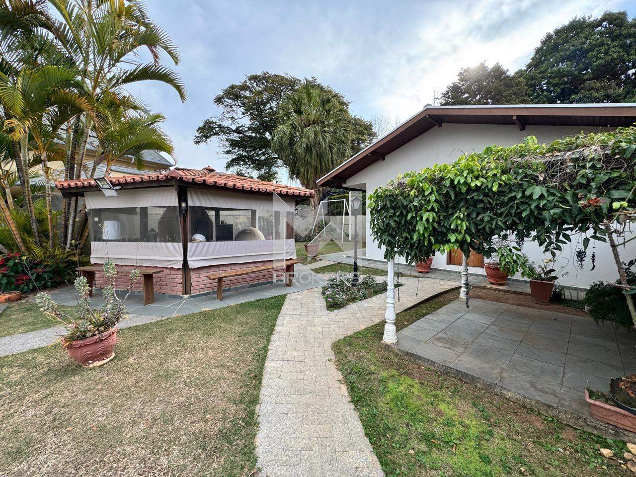 Casa em Condomínio à venda no Condomínio Vista Alegre: fachada