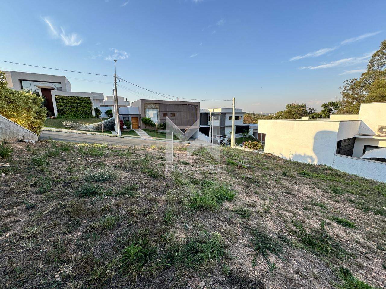 Terreno à venda no Chácaras Silvania: 