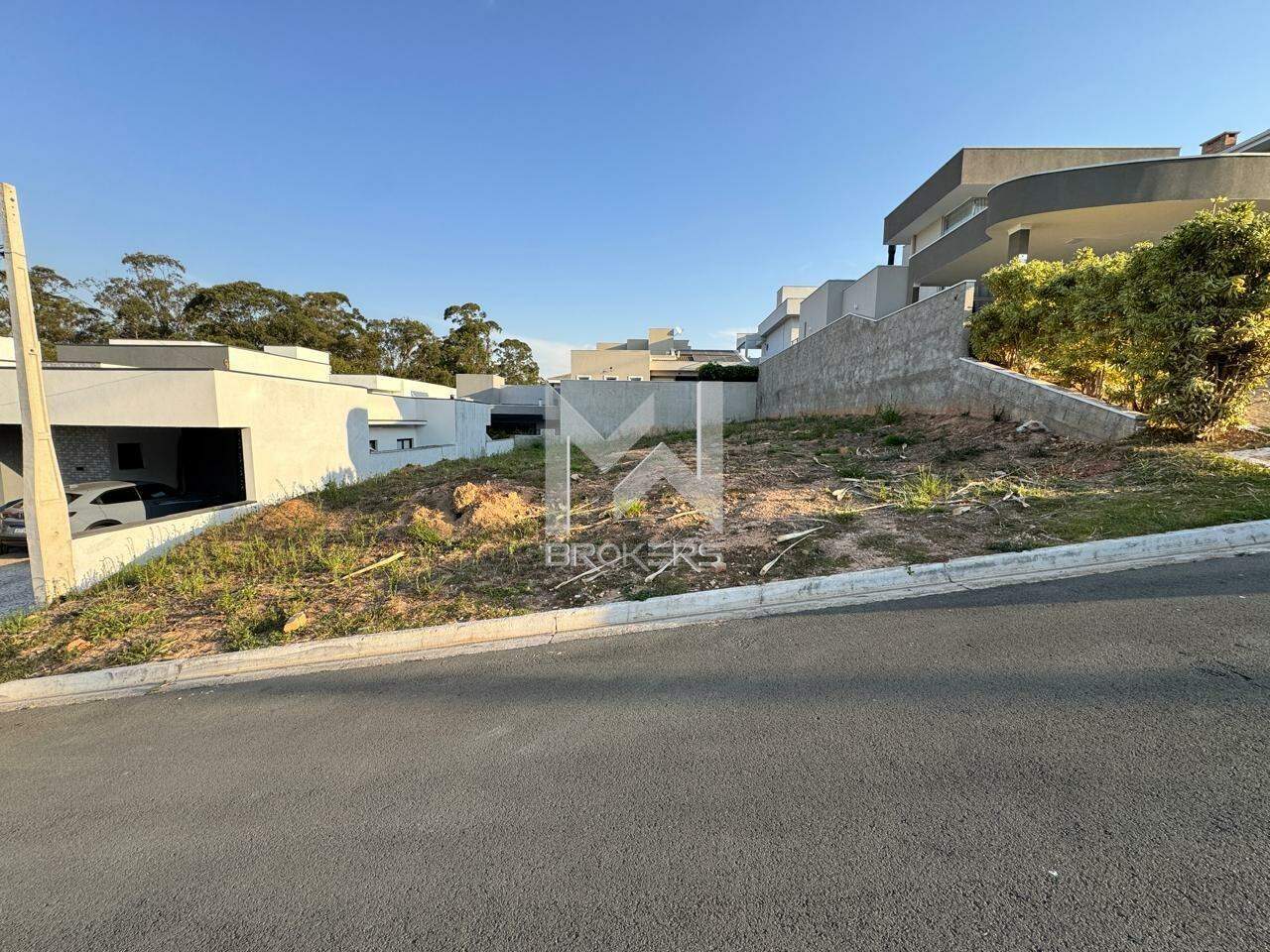 Terreno à venda no Chácaras Silvania: 